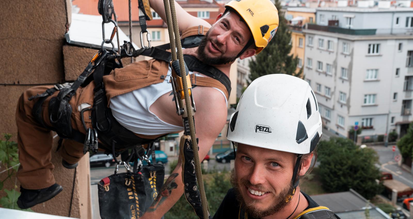 Zajiujemeveker prce komplexn, od demonte a recyklace, pes mont a realizaci pedmtu zakzky.